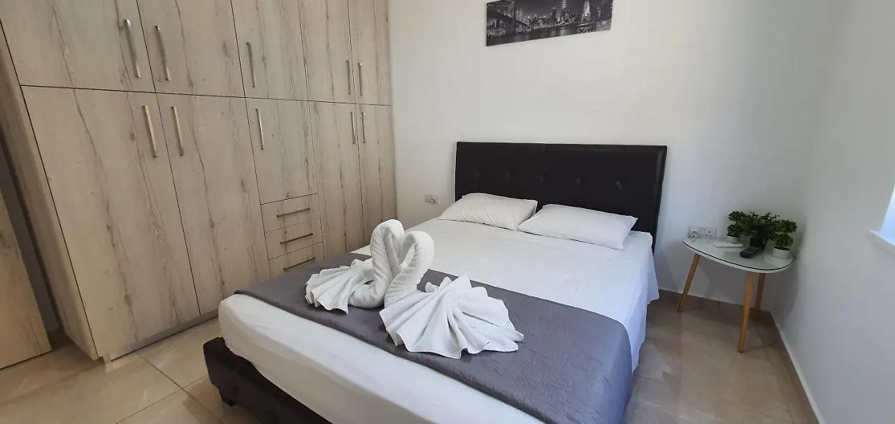 Chris'S Holiday Apt - 圣纳帕 0*,